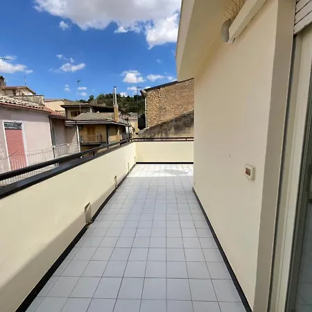 Casa A Centro * Leonforte